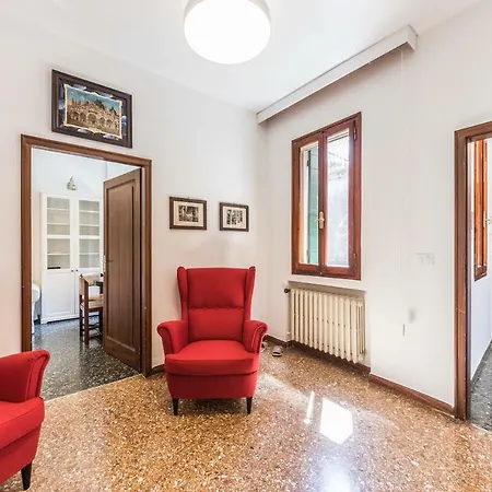 Ca' Roberta Apartment *